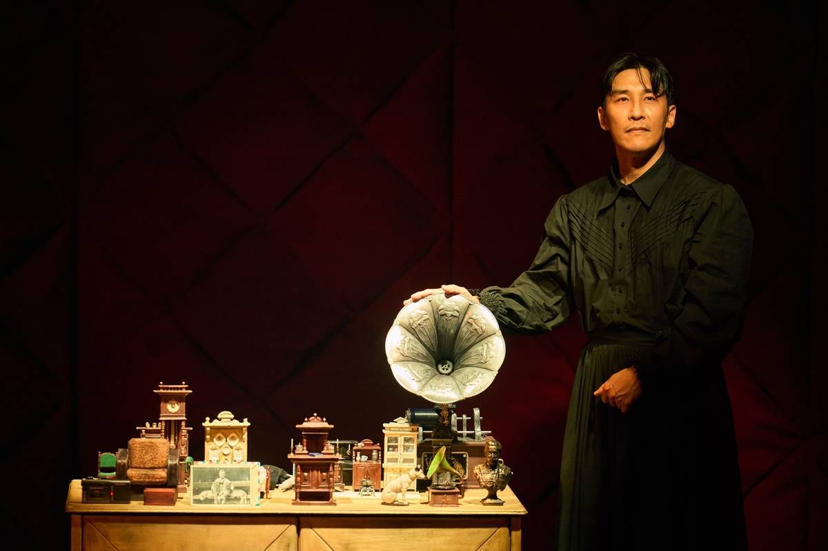I Am My Own Wife — Production still from the 2026 run ©Doosan Art Center
