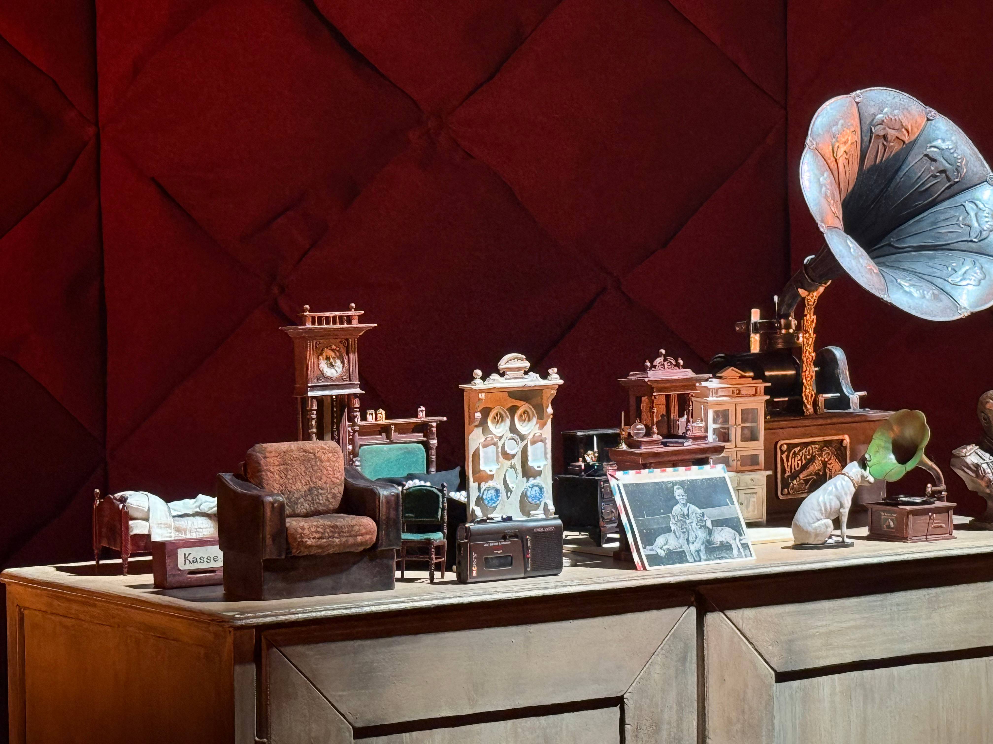 I Am My Own Wife — Stage props, Charlotte's collection ©Hailey Kim