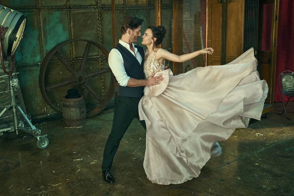 The-Greatest-Showman-_-Photo-of-Oliver-Tompsett-and-Samantha-Barks-_-Photo-by-Sebastian-Nevols-_-©20th-Century-Studios--1024x683.jpg