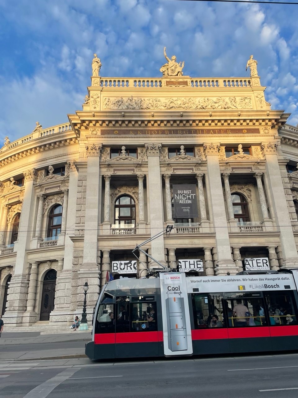 The Burgtheater in Vienna, Austria (Photo: Courtesy of Su-jin)