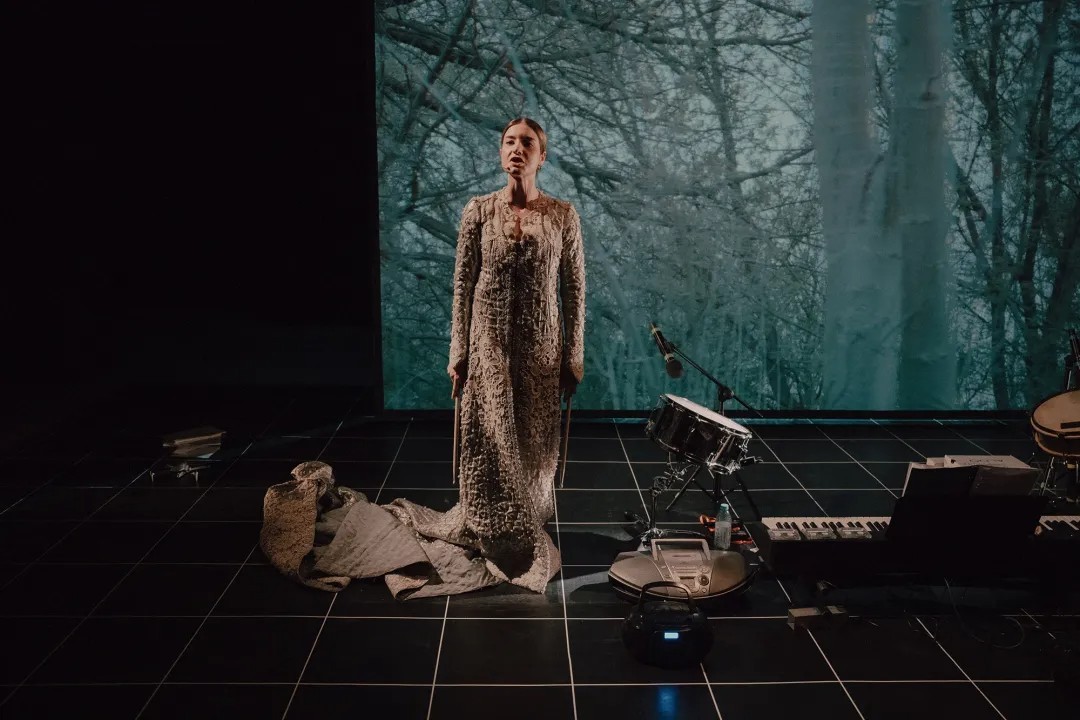 © Magda Szpecht, She stands in the middle of the battlefield, Impulse Festival