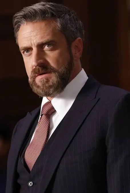 Raúl Esparza | https://www.imdb.com/title/tt19849500/